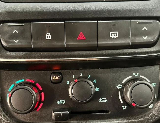 Imagem 13 – Kwid 2025 1.0 12V Sce Flex Zen Manual