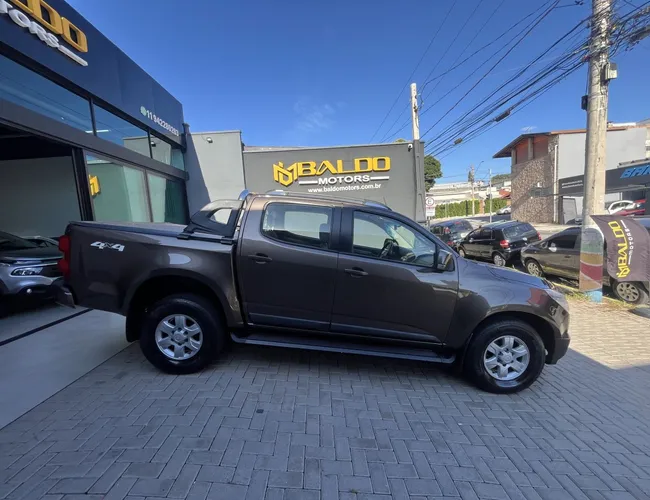 Imagem exterior do veículo S10 Pick-Up Lt 2.8 Tdi 4X4 Cd Diesel 2013 S10 Pick-Up Lt 2.8 Tdi 4X4 Cd Diesel 