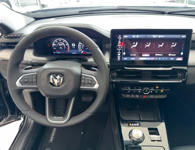 Imagem 10 – Rampage 2024 2.0 Hurricane 4 Turbo Gasolina R/T 4X4 Automático