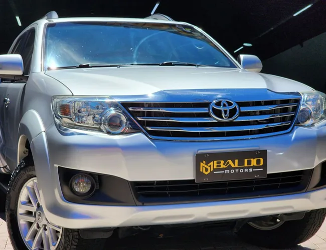 Imagem exterior do veículo Hilux Sw4 Sr 4X2 2.7/ 2.7 Flex 16V Aut. 2013 Hilux Sw4 Sr 4X2 2.7/ 2.7 Flex 16V Aut. 