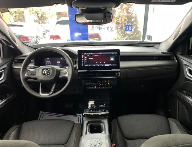 Imagem 12 – Rampage 2025 2.0 Hurricane 4 Turbo Gasolina R/T 4X4 Automático