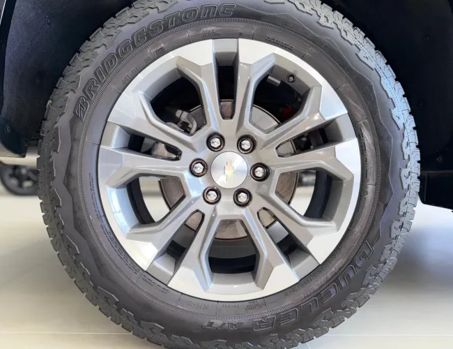 Imagem 16 – Silverado 2024 5.3 V8 Gasolina 1500 High Country 4X4 Automático