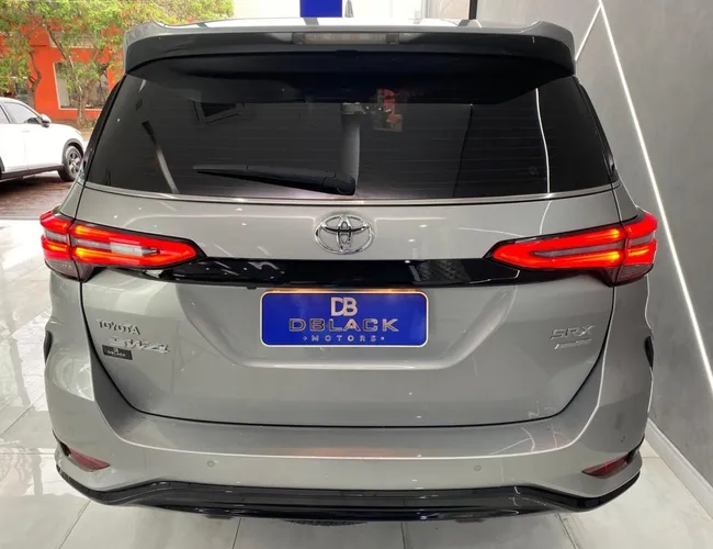 Imagem 6 – Hilux Sw4 2024 2.8 D-4D Turbo Diesel Srx Platinum 7L 4X4 Automático