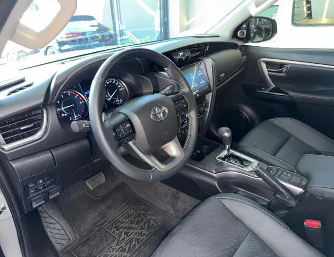 Imagem 9 – Hilux Sw4 2025 2.8 D-4D Turbo Diesel Srx Platinum 7L 4X4 Automático