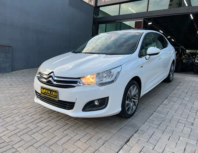 Imagem 6 – C4 Lounge 2017 1.6 Exclusive 16V Turbo Flex 4P Automático