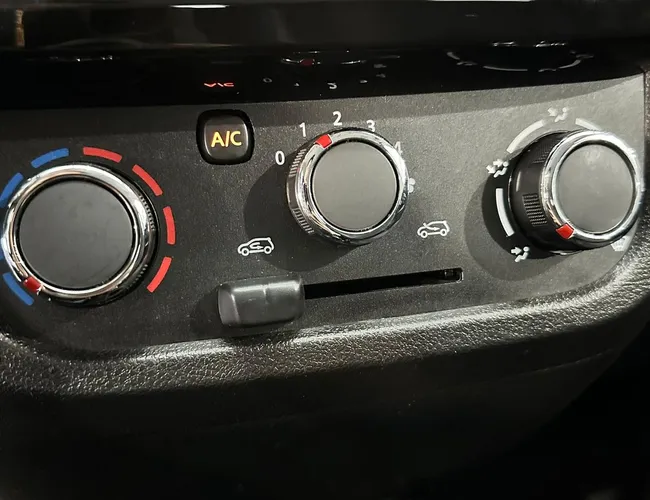 Imagem 13 – Kwid 2025 1.0 12V Sce Flex Intense Manual