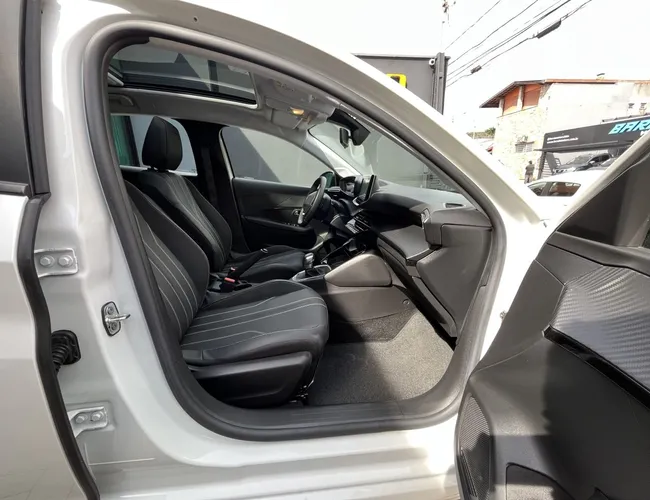 Imagem exterior do veículo 208 Griffe 1.6 Flex 16V 5P Aut. 2023 208 Griffe 1.6 Flex 16V 5P Aut. 
