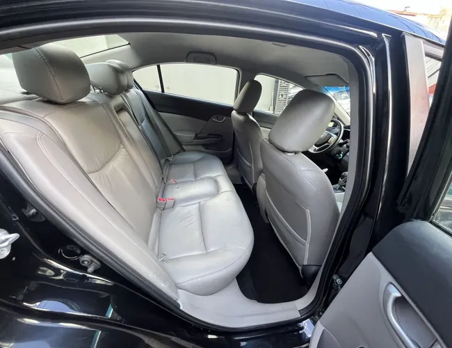 Imagem exterior do veículo Civic Sedan Lxs 1.8/1.8 Flex 16V Aut. 4P 2015 Civic Sedan Lxs 1.8/1.8 Flex 16V Aut. 4P 