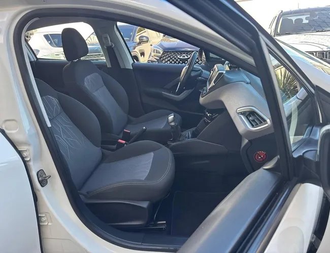 Imagem 10 – 208 2017 1.2 Allure 12V Flex 4P Manual
