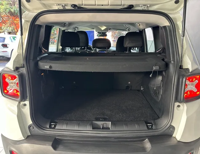 Imagem 15 – Renegade 2016 1.8 16V Flex Sport 4P Automático