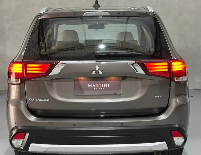 Imagem 5 – Outlander 2018 2.2 4X4 16V Diesel 4P Automático