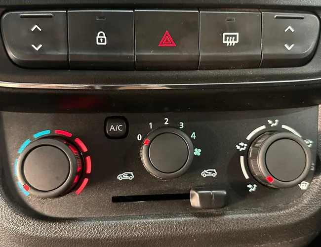 Imagem 13 – Kwid 2025 1.0 12V Sce Flex Zen Manual