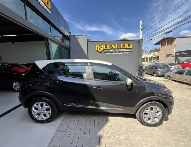 Imagem exterior do veículo Captur Life 1.6 16V Flex 5P Aut. 2018 Captur Life 1.6 16V Flex 5P Aut. 
