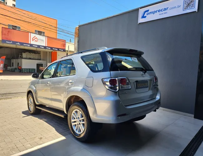 Imagem exterior do veículo Hilux Sw4 Sr 4X2 2.7/ 2.7 Flex 16V Aut. 2013 Hilux Sw4 Sr 4X2 2.7/ 2.7 Flex 16V Aut. 