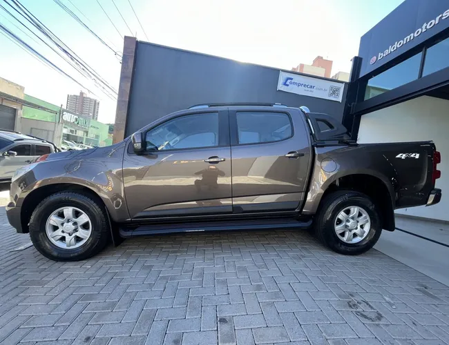 Imagem exterior do veículo S10 Pick-Up Lt 2.8 Tdi 4X4 Cd Diesel 2013 S10 Pick-Up Lt 2.8 Tdi 4X4 Cd Diesel 