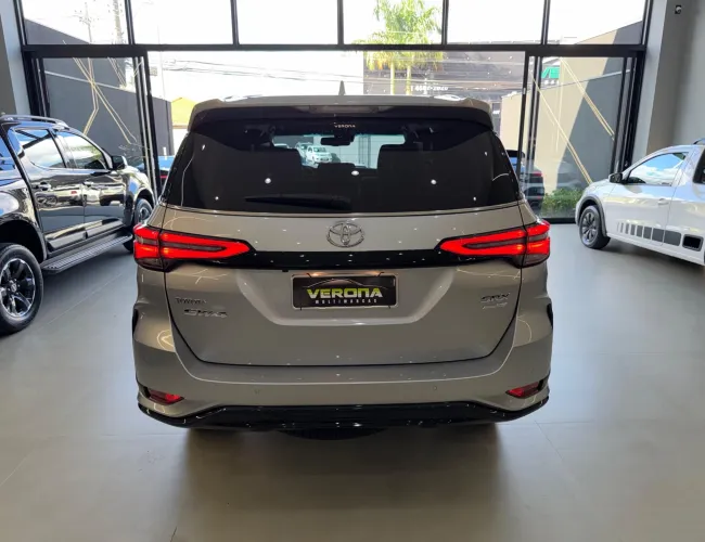 Imagem 6 – Hilux Sw4 2025 2.8 D-4D Turbo Diesel Srx Platinum 7L 4X4 Automático