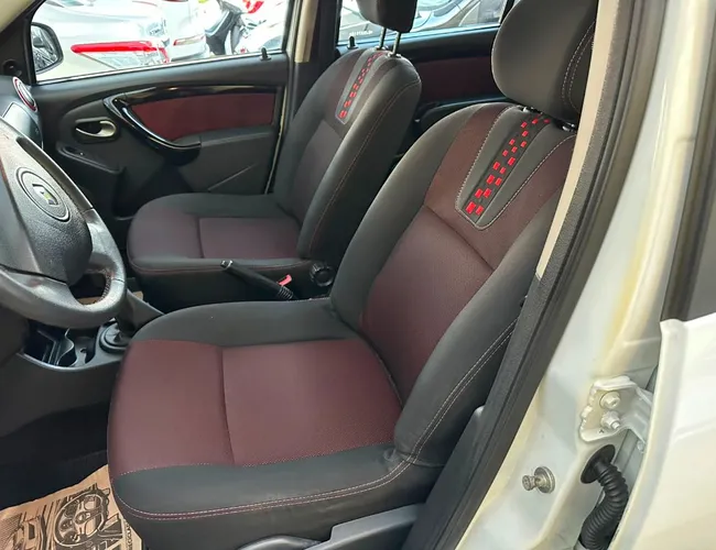 Imagem 7 – Sandero 2014 1.6 STEPWAY 8V FLEX 4P MANUAL