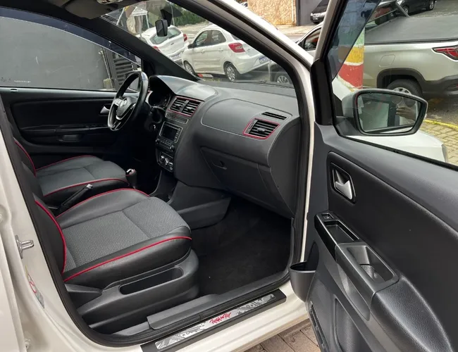 Imagem 11 – Fox 2016 1.6 Mi Rock In Rio 8V Flex 4P Manual