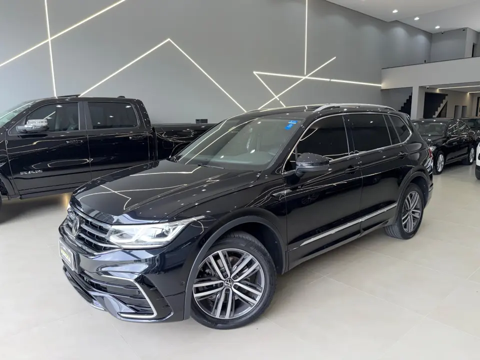 Volkswagen Tiguan — foto 1