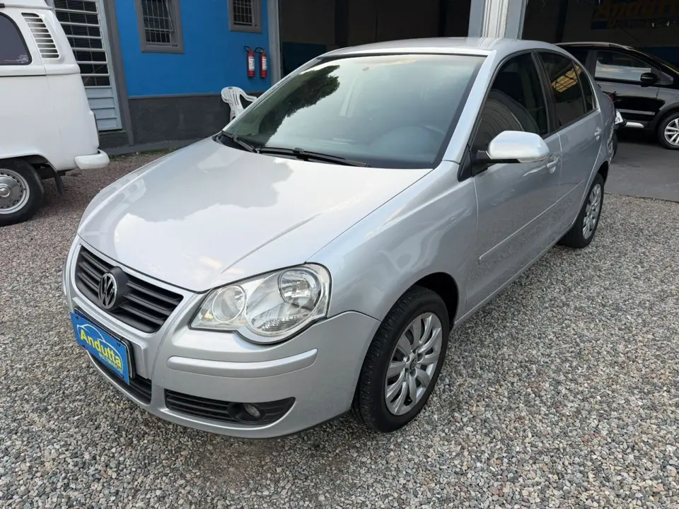 Volkswagen Polo Sedan — foto 1