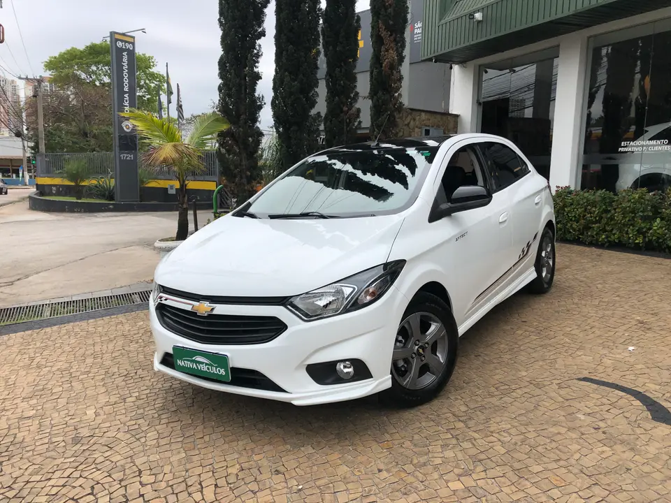 Chevrolet Onix — foto 1