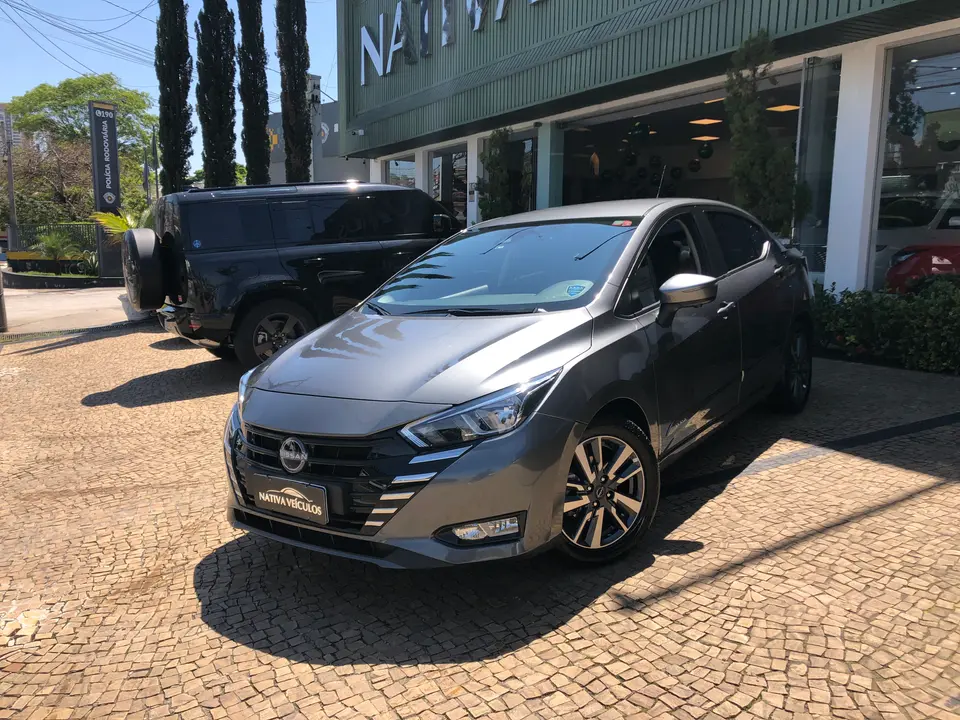 Nissan Versa — foto 1