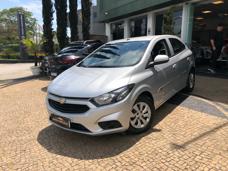Chevrolet Onix — foto 1
