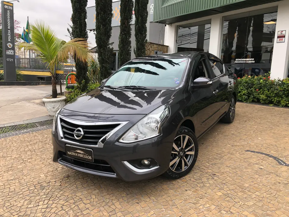 Nissan Versa — foto 1