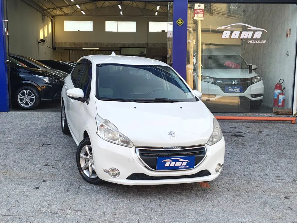 Peugeot 208 — foto 1