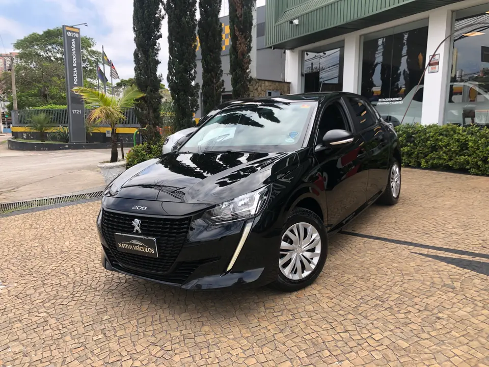 Peugeot 208 — foto 1