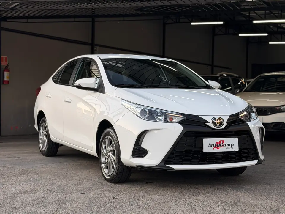 Toyota Yaris — foto 1